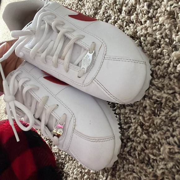 dope boys,love the shoe! it’s a cute pick up for the spring summer time🧚🏽♀️! - Picture 3 of 3